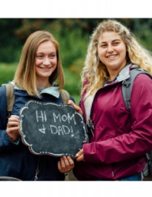 students at move in day